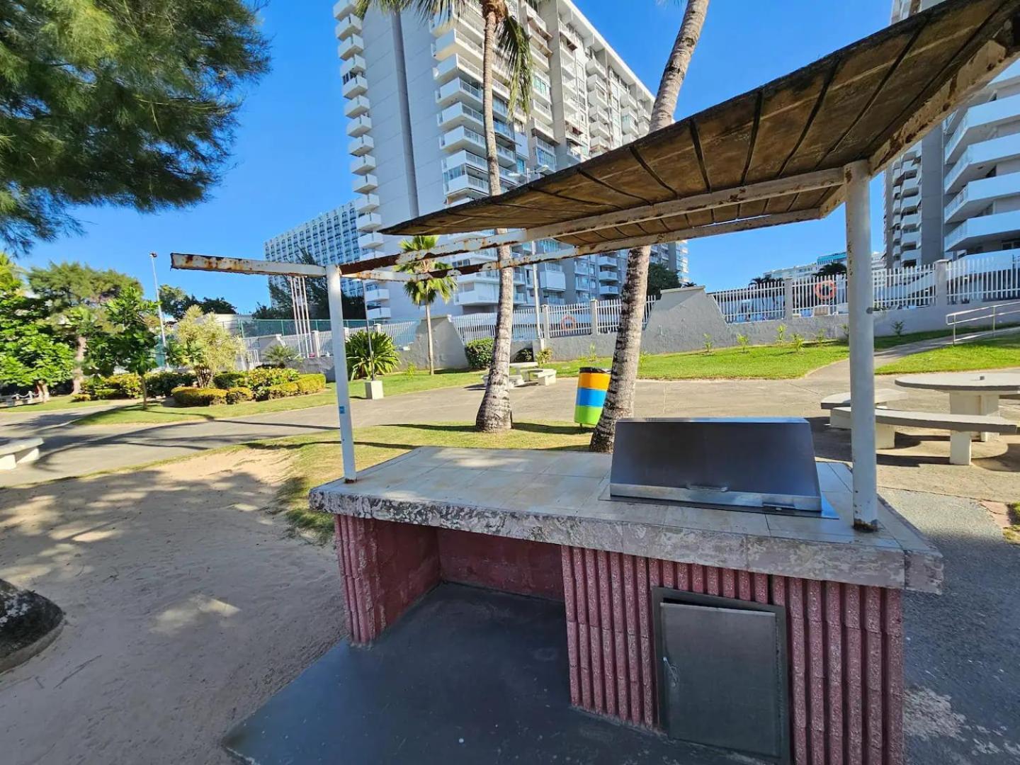 Steps From Foxwoods- Beachfront Retreat With Pools San Juan Luaran gambar