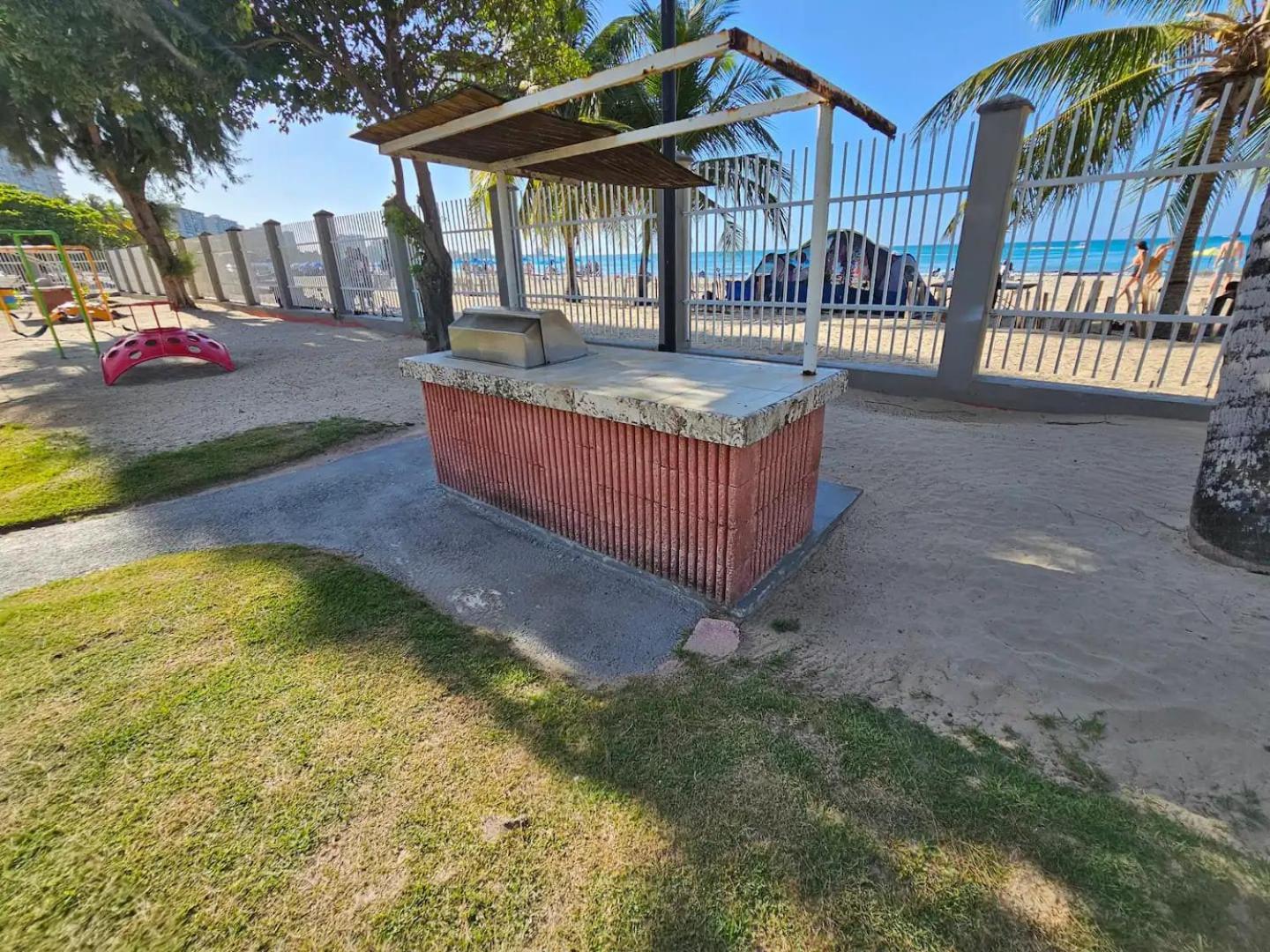 Steps From Foxwoods- Beachfront Retreat With Pools San Juan Luaran gambar