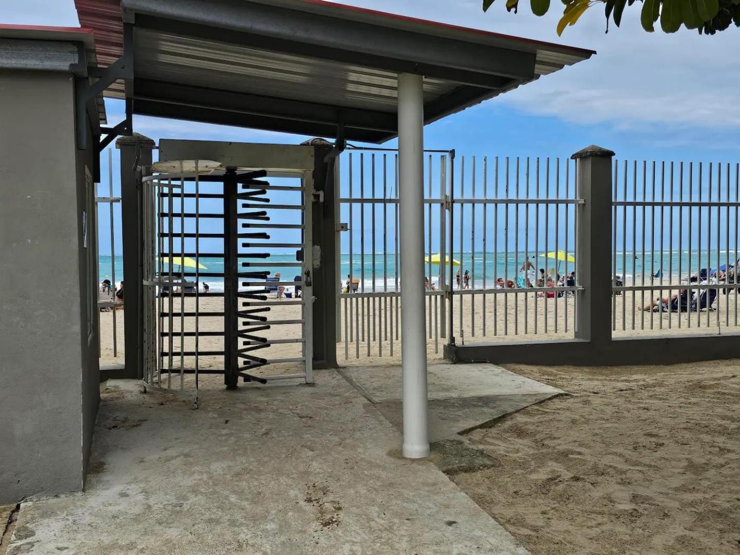 Steps From Foxwoods- Beachfront Retreat With Pools San Juan Luaran gambar
