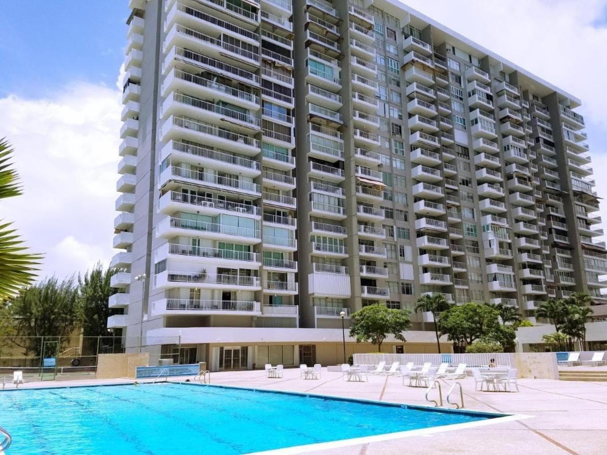 Steps From Foxwoods- Beachfront Retreat With Pools San Juan Luaran gambar